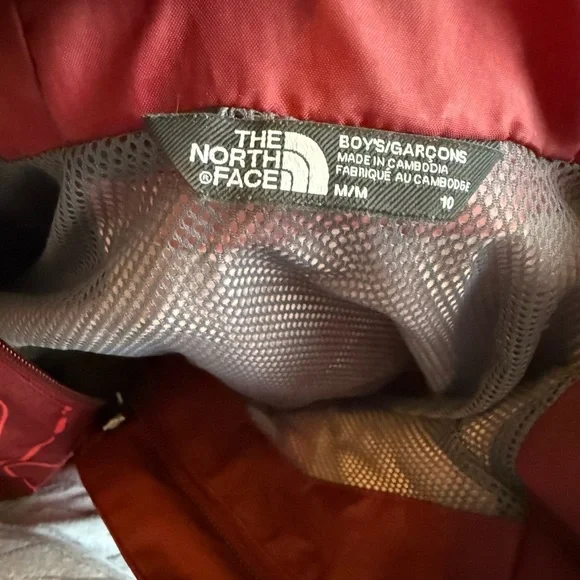 The North Face Burgundy Jacket with Contour Design 
Like new - Picture 9 of 9